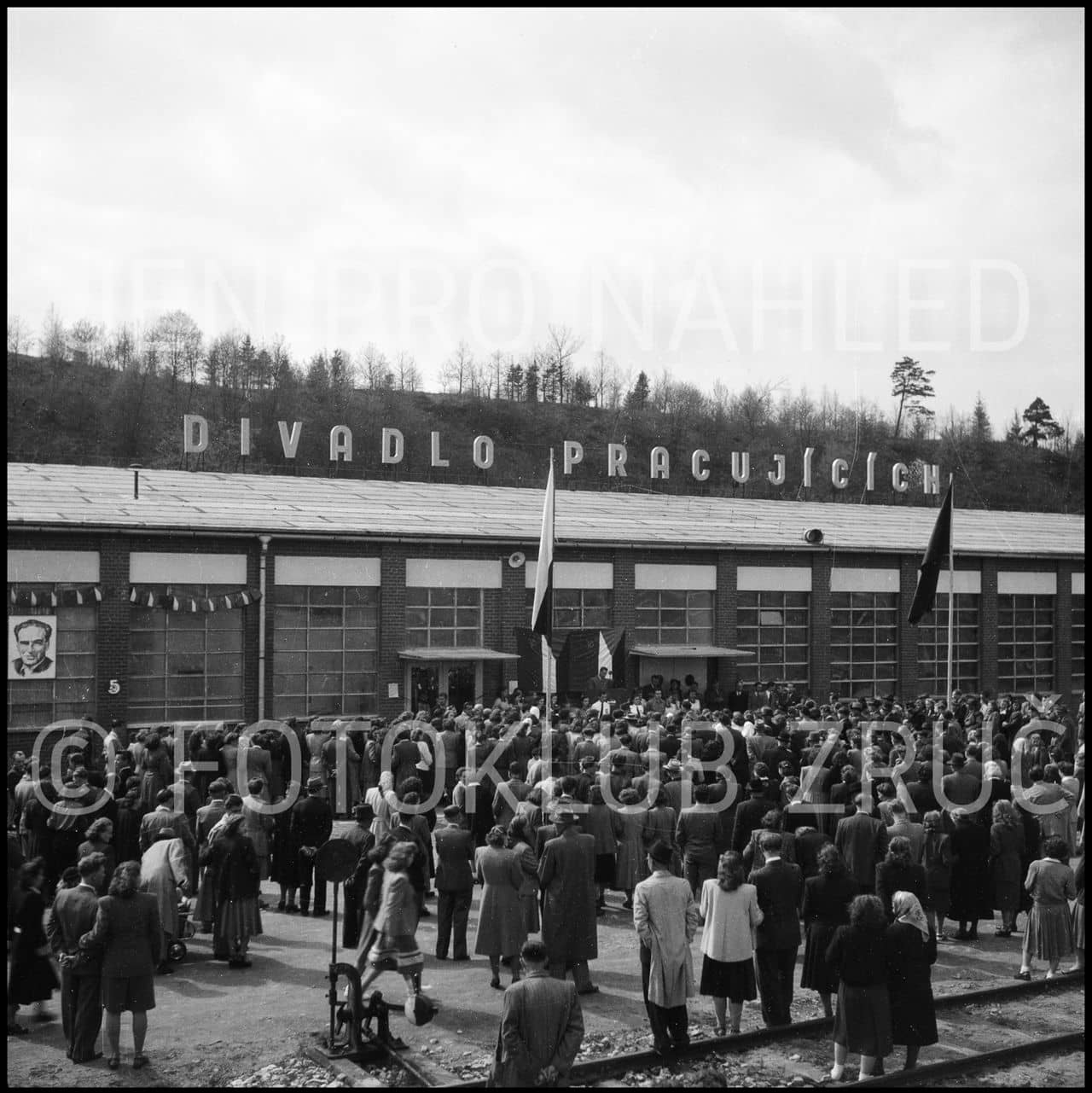 Otevření divadla v roce 1950 (Photoclub Zruč nad Sázavou).